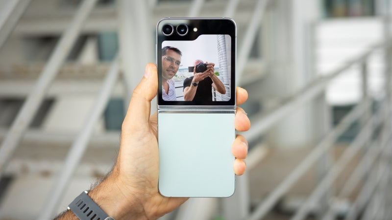 Samsung's 512GB Galaxy Z Flip 5 powerhouse scores a random but hefty new $175 discount