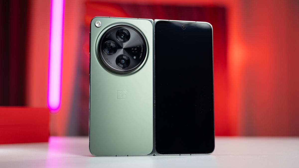 OnePlus Open, the Big Kahuna among foldables, finally gets the Android 14 update (terms apply)