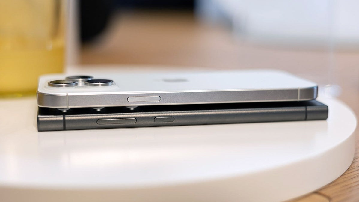 Apple is now the world's biggest phone maker as the market finally recovers