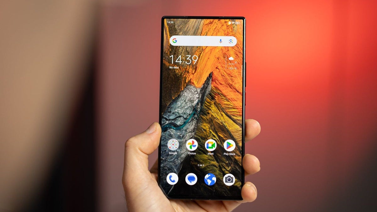 Living with a phone without a selfie camera (sort of)