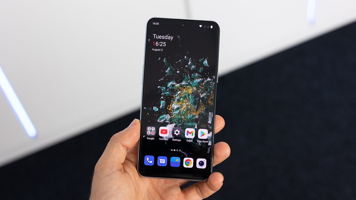 The ageless OnePlus 10T is probably the best budget phone right now at this insanely low price