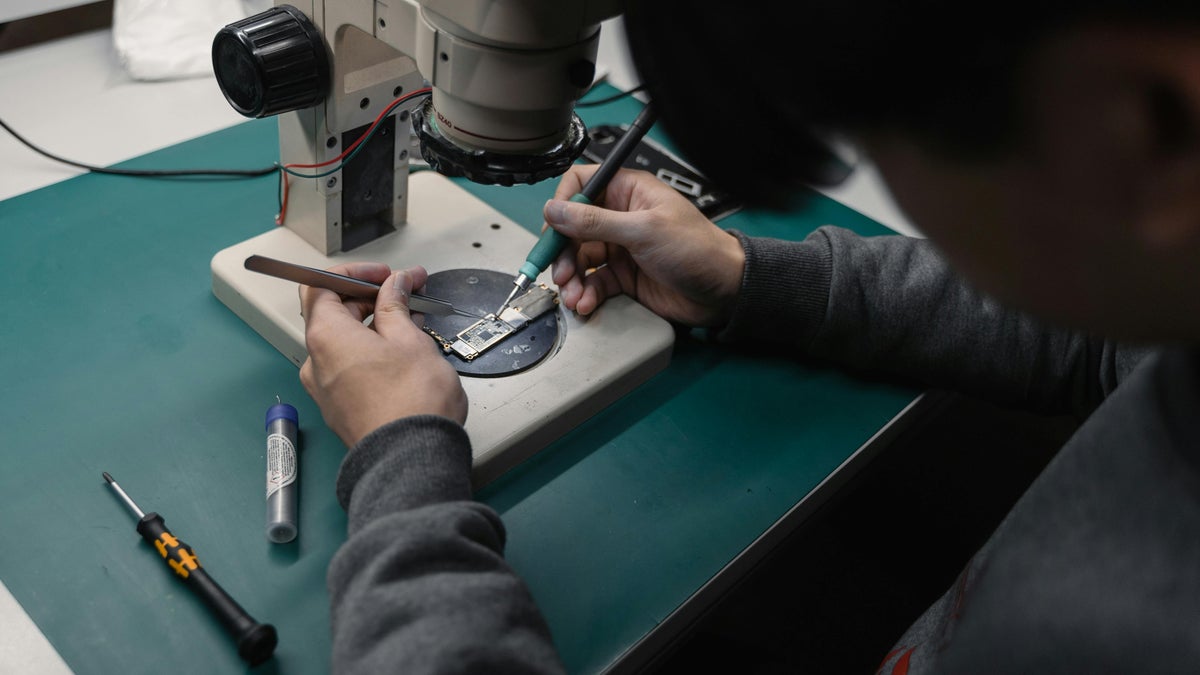 Pushing the limits: The nanometer plateau and the future of phone chipsets