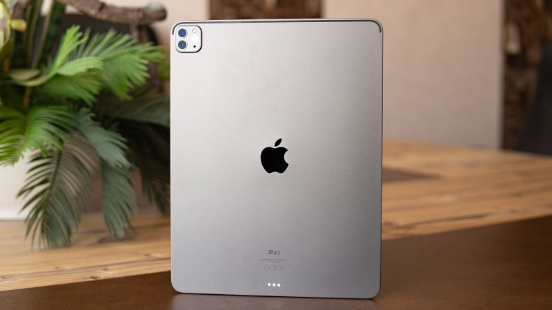 Apple's 12.9-inch iPad Pro giant with M1 power and 5G speeds is on sale at a huge discount today