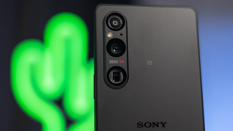 Can ditching the 4k tall screen for a more mainstream display help the Sony Xperia 1 VI get more buyers?