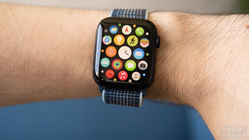 Dreamy new Amazon deal slashes 37 percent off Apple Watch SE 2 price ...