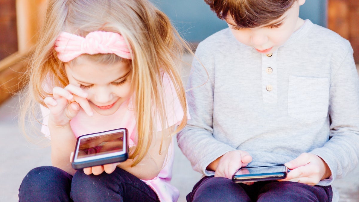 New book says smartphones and social media are making our kids anxious and depressed