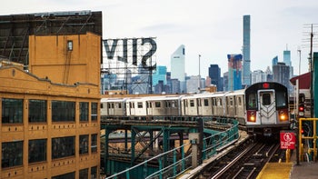 Google Wallet lets you use bank card to pay for bus or train without ID verification