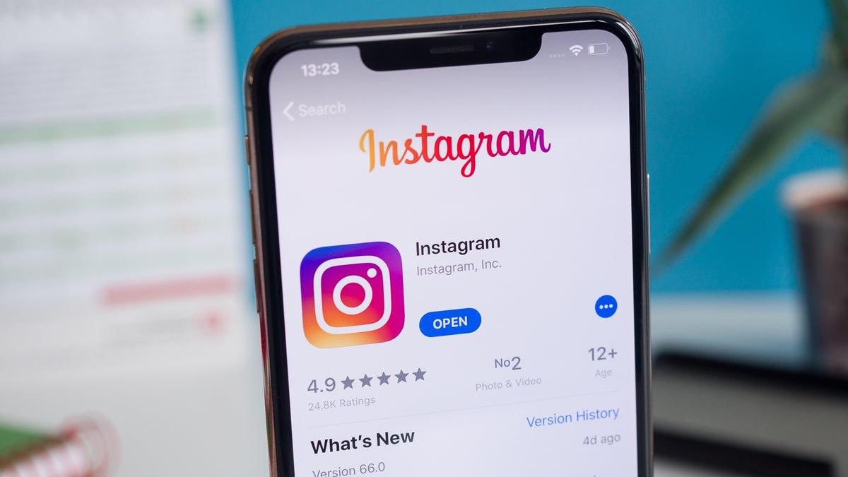 Instagram sta lavorando a una funzionalità che consentirà agli amici di condividere più Reels tra loro