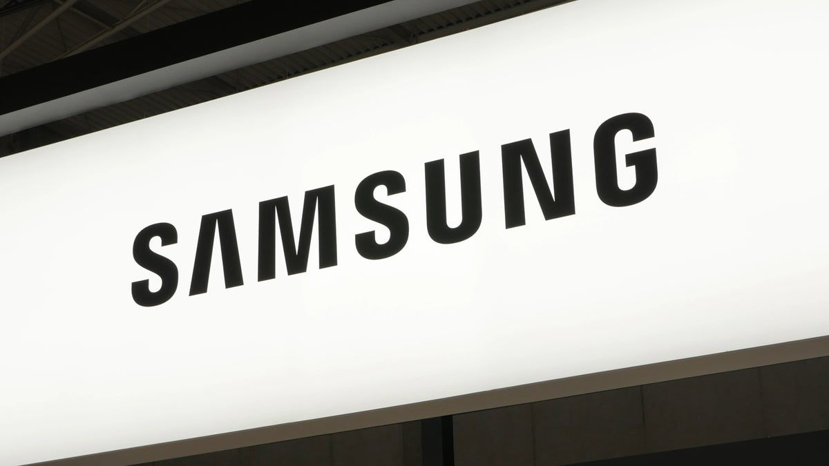 Samsung might finally cave and bring vertical app drawer with One UI 7 or sooner