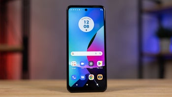 The truly unique Moto G Play 2023 tumbles below $100 on Amazon