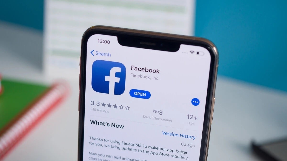 Facebook and Instagram experiencing outages along the East and West Coasts of the U.S.