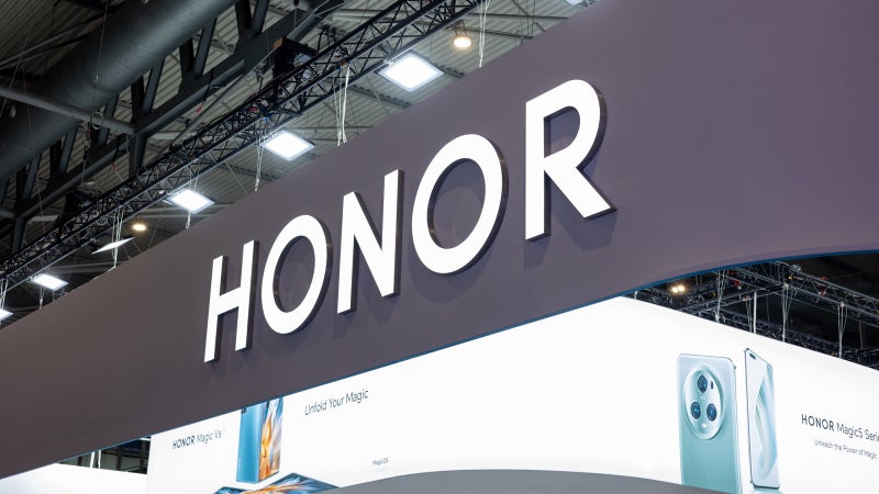 Honor tipped to launch a foldable clamshell with huge display and battery