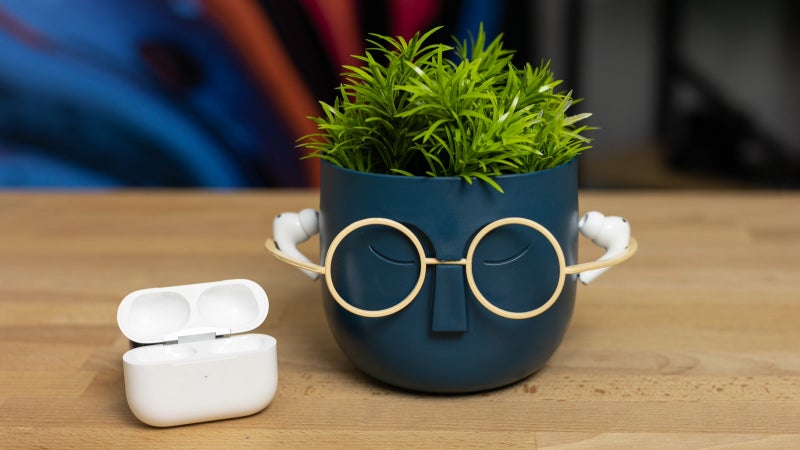 AirPods Pro 2 receive new firmware update