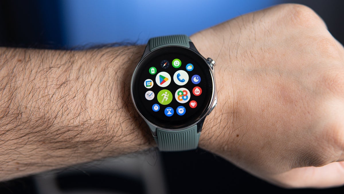 The OnePlus Watch 2 battery champ is now both discounted and bundled with free OnePlus Buds 3