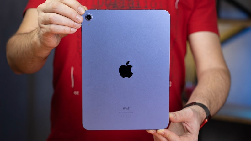 Apple issues revised iPadOS 17.5.1 update for the iPad 10th Gen only