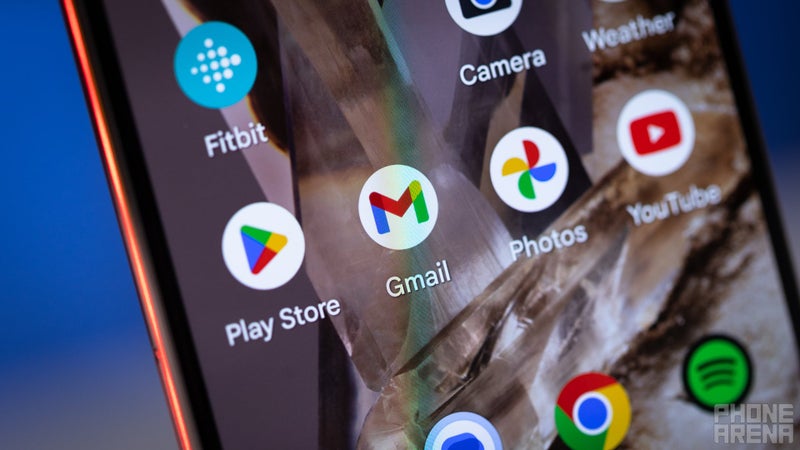 Gmail gets AI-powered "Summarize" feature on iOS and Android, Gemini side panel on the web