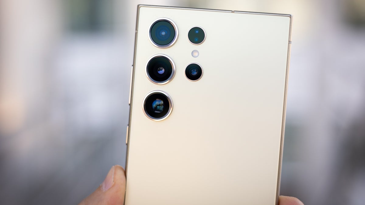 Killer new Galaxy S24 Ultra deal throws in $250 gift card with Samsung's crown jewel