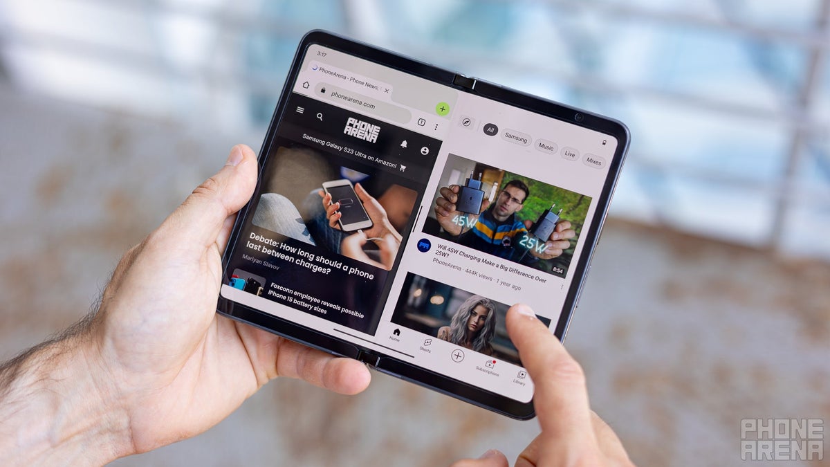 Google has been working on on enhanced split-screen mode for its upcoming foldable