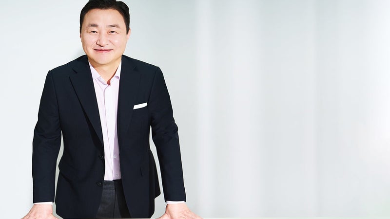 Samsung's mobile chief TM Roh says his company is developing "radically different" phones