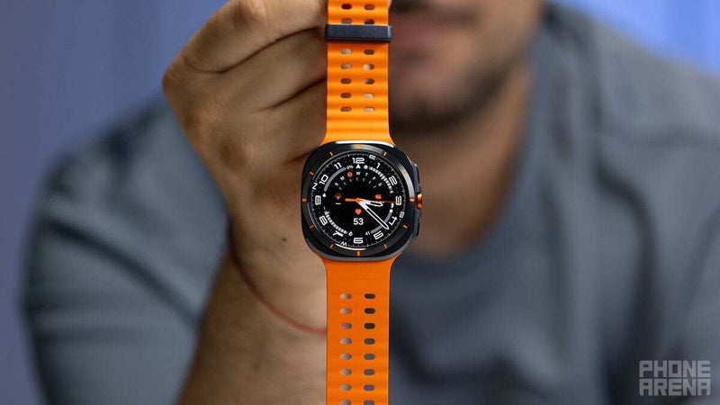 An unlucky Samsung Galaxy Watch Ultra user reports having a misaligned display