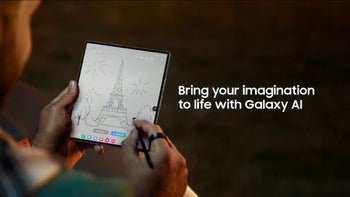 A Galaxy Z Fold user is using the Drawing Assist AI feature to create a sketch of the Eiffel Tower.