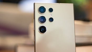 The rear cameras of a Samsung Galaxy S25 Ultra