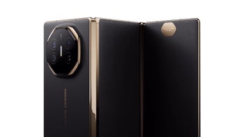 Huawei Mate XT unfolding