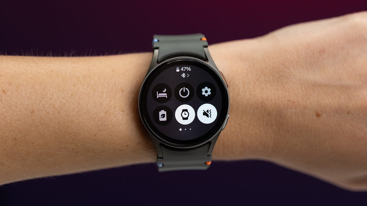 Some Galaxy Watch 7 users are experiencing random vibrations with no actual alerts