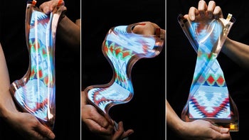 LG demos stretchable 12-inch display that can be pulled into an 18-incher