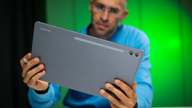 Did Samsung lose faith in the Galaxy Tabs? This is not how you win against the iPad Pro!