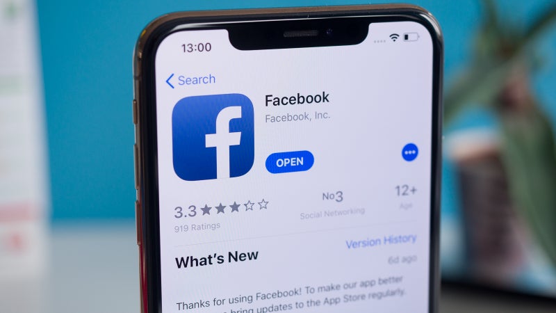 Facebook and Instagram forced to reduce ad-free subscription in Europe by 40%