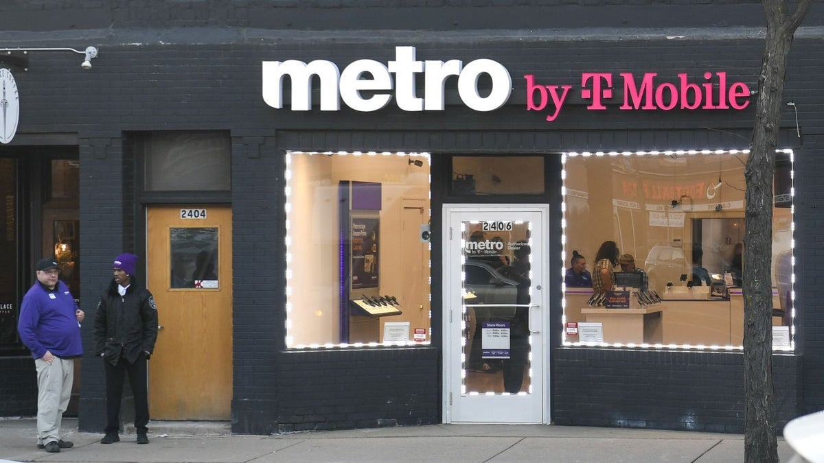 来自 T-Mobile 的压力迫使 Metro 商店玩同样的“猛击”游戏（独家）