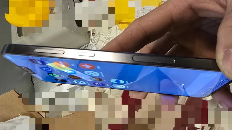 Leaked Galaxy S25 Plus photos surface, proving what we’ve all been thinking