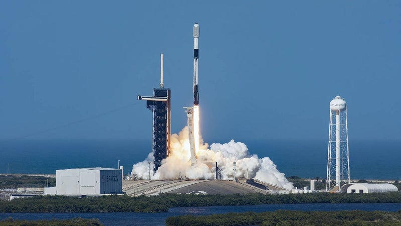 Elon Musk announces when T-Mobile satellite beta will begin