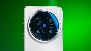 The Vivo X200 Pro showing its camera island on a green background.