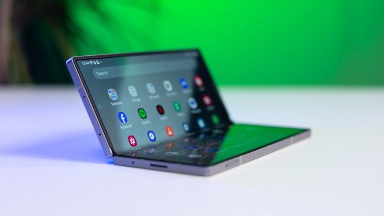 Samsung Galaxy Z Fold 7 may finally fix the crease issue