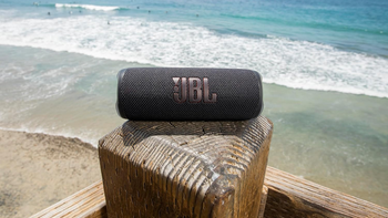 A close-up of the JBL Flip 6.