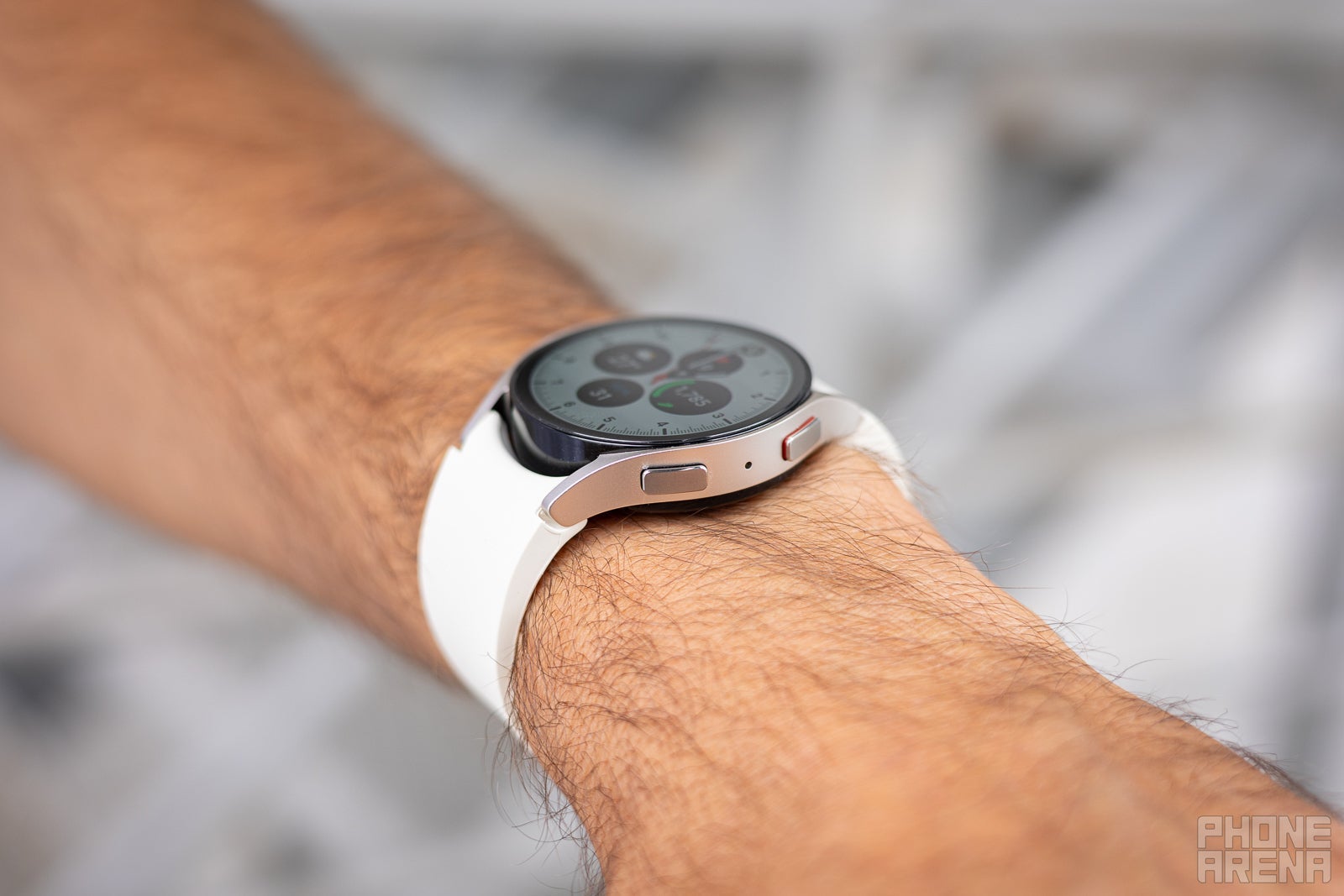 Premium Galaxy Watch 6 receives massive 38% discount and is now selling like hot cakes