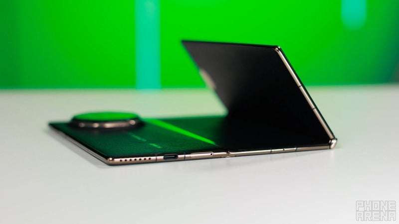 Samsung's future phone might fold not once, not twice, but four times