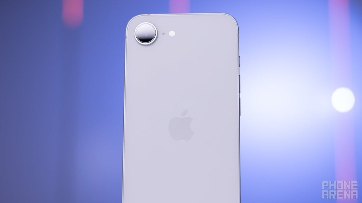 Image of the back of the iPhone 16e