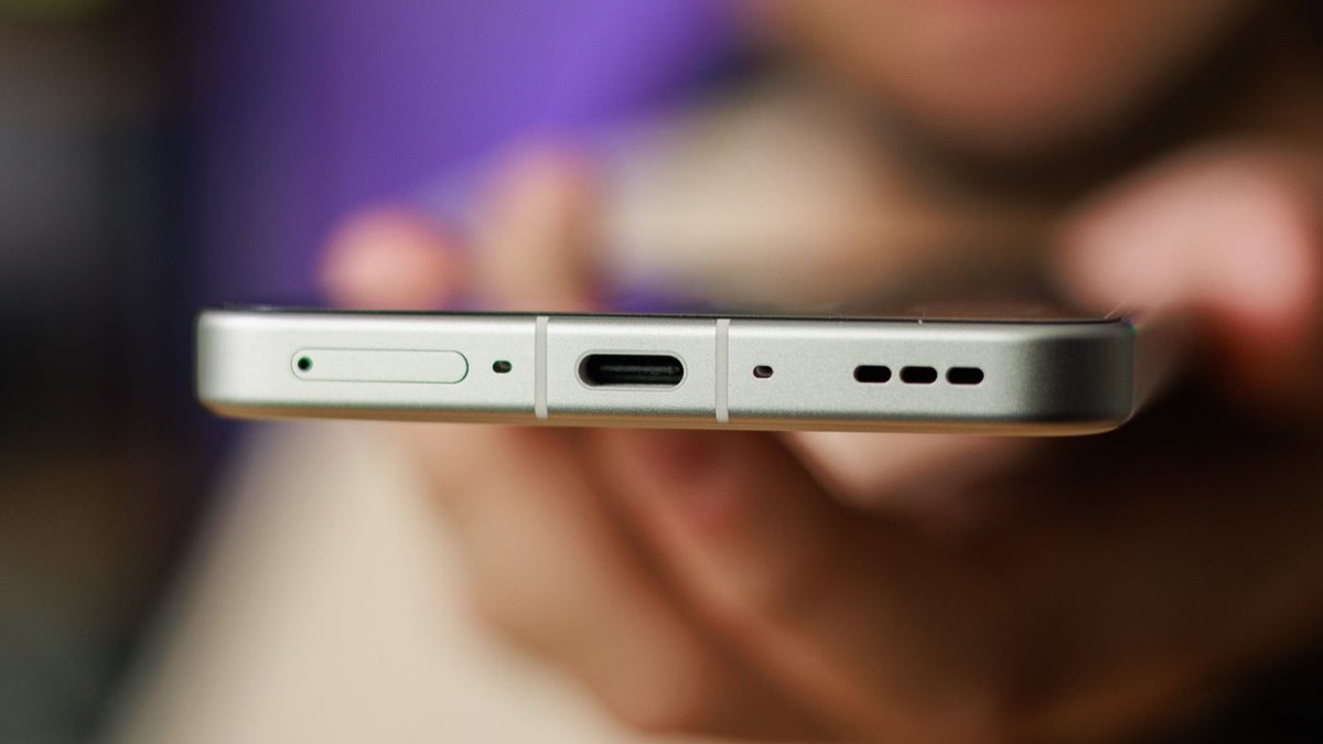 Oppo Find X8 Ultra bottom side exposed with USB-C port visible