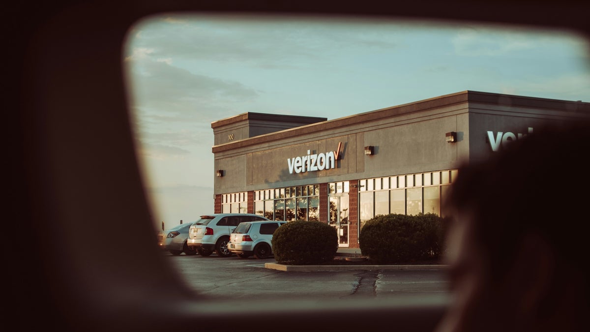 Image of a sunset at a Verizon establishment