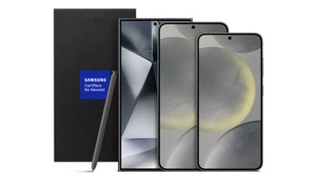 Marketing image of Samsung Galaxy S25 Series with a renewed box beside it