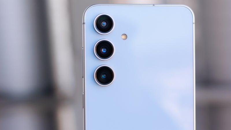 Samsung is apparently preparing its hardcore fans a nasty Galaxy S25 FE surprise