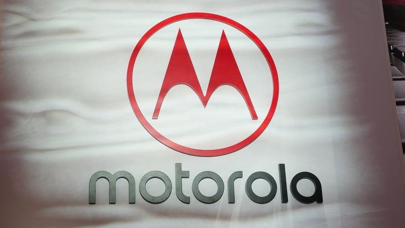 Some Motorola phones are experiencing rapid battery drain and overheating issues