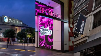 CTIA warns AT&T, T-Mobile, and Verizon customers will start experiencing congestion next year