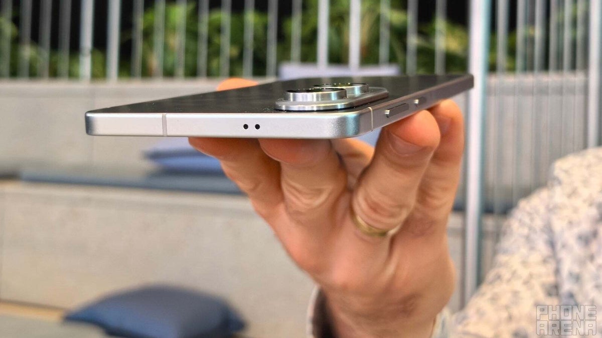 Samsung Galaxy S25 Edge hands on