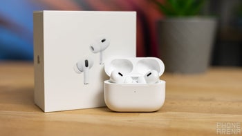 Top analyst says exciting new version of Apple wearable not coming until next year