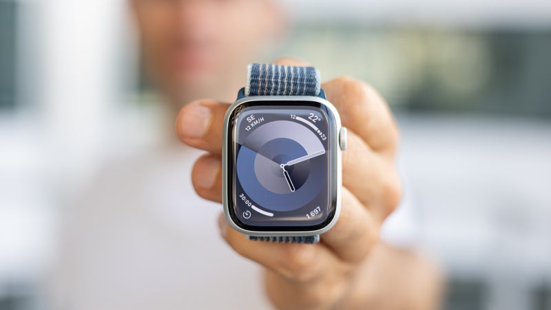 The Apple Watch Series 9 is a smart buy one last time at this hefty discount with 4G LTE support