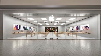 Siri problems surface again forcing Apple to delay smart display tabletop device